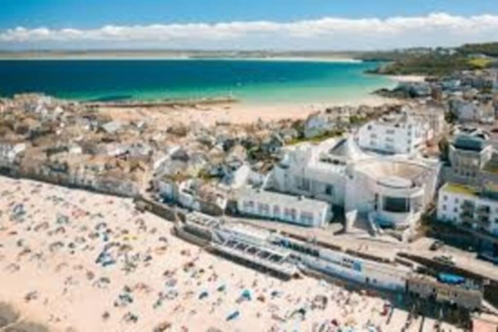St Ives Apartment Private Parking With Garden 10 Minute Walk Into Town And Beach Exteriér fotografie